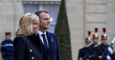 Photo du couple Macron avec Emmanuel et Brigitte Macron à l'Elysée