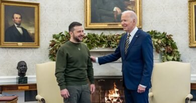 Le président Biden avec le président ukrainien Volodymyr Zelensky, mercredi 21 décembre 2022, dans le bureau ovale. / Photo officielle de la Maison Blanche.