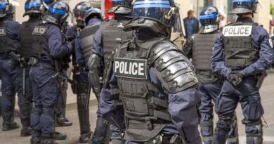 Policiers lors de manifestation du 1er mai en France
