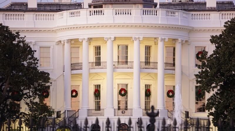 Photo de la Maison blanche se trouvant à Washington aux USA, pour illustrer l'article sur : "ous les anciens présidents encore en vie, à l'exception de Donald Trump, ont des ancêtres esclavagistes."